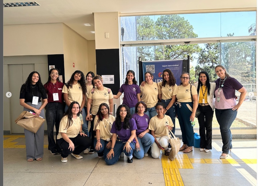 Participação como expositoras na I Expo Robótica Goiás