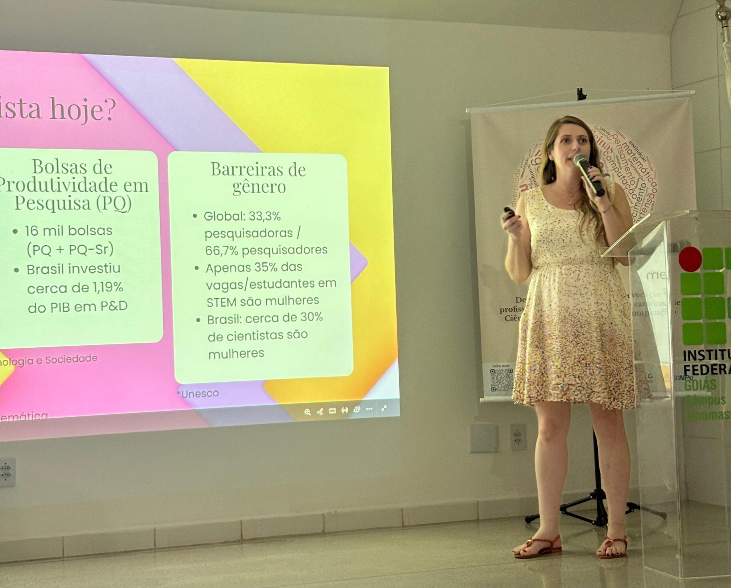 Trajetória profissional como cientista é o assunto inicial do ciclo de palestras Mulheres em Movimento