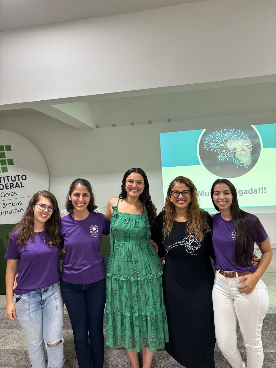 Palestra do ciclo “Mulheres em Movimento”Caminhos que Incluem: Uma trajetória profissional que une Inteligência Artificial e impacto social